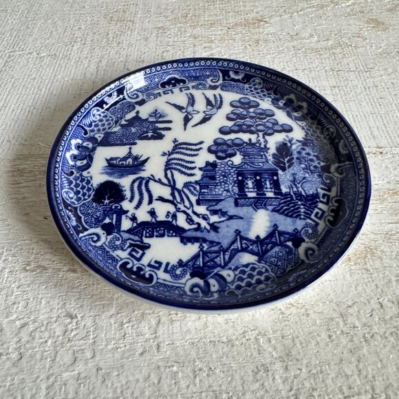 Vintage Blue Willow Trinket Dish - Blue and White Scenic Pottery Plate - Picture 2 of 9